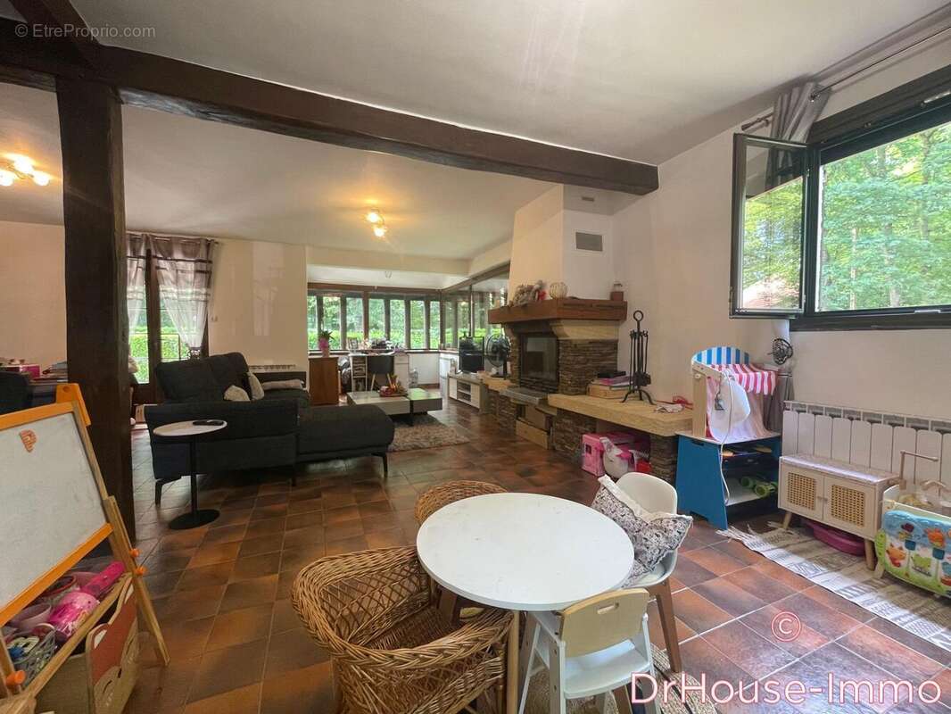 Maison à FERRIERES-EN-GATINAIS