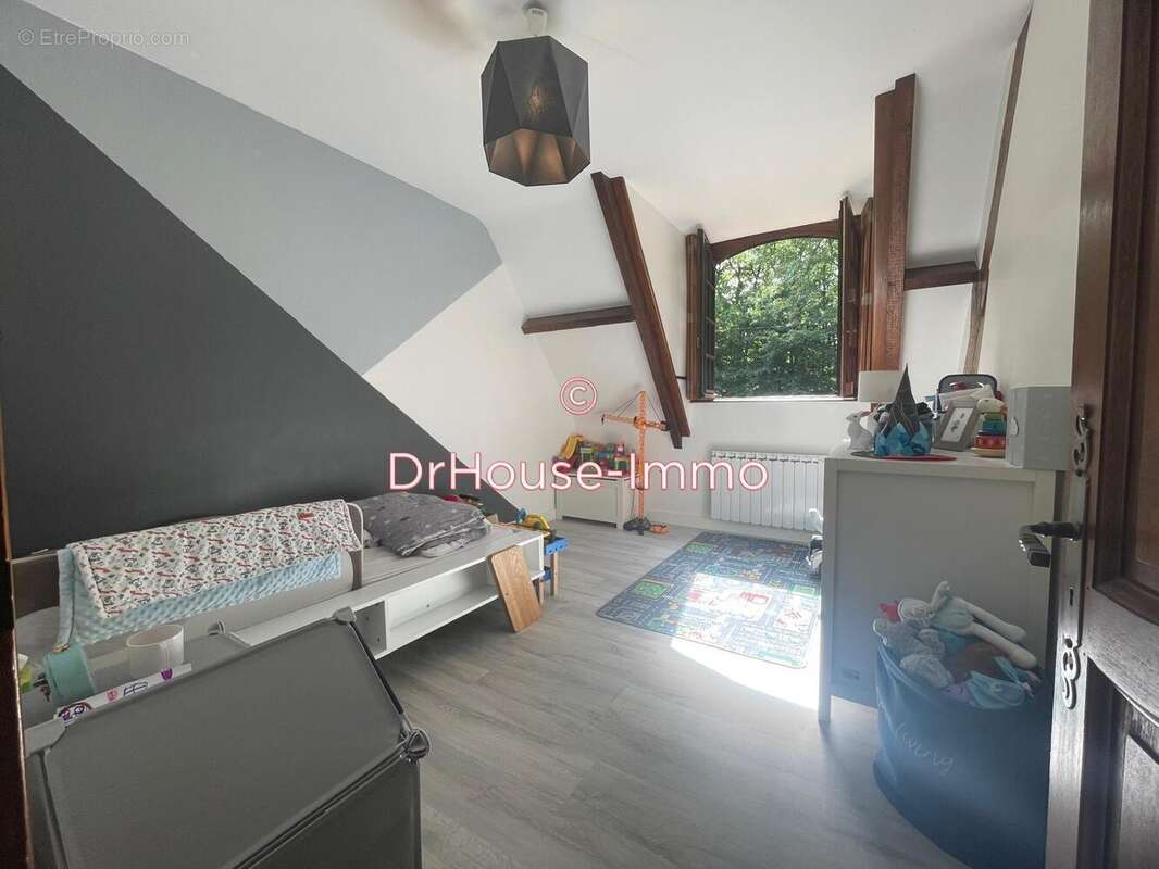 Maison à FERRIERES-EN-GATINAIS