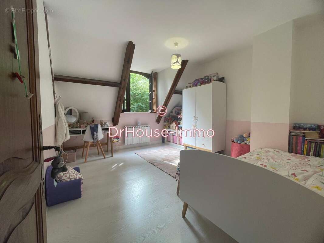 Maison à FERRIERES-EN-GATINAIS