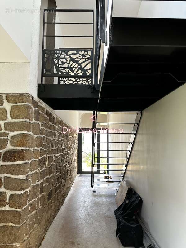 Maison à SAINTE-LUCE-SUR-LOIRE