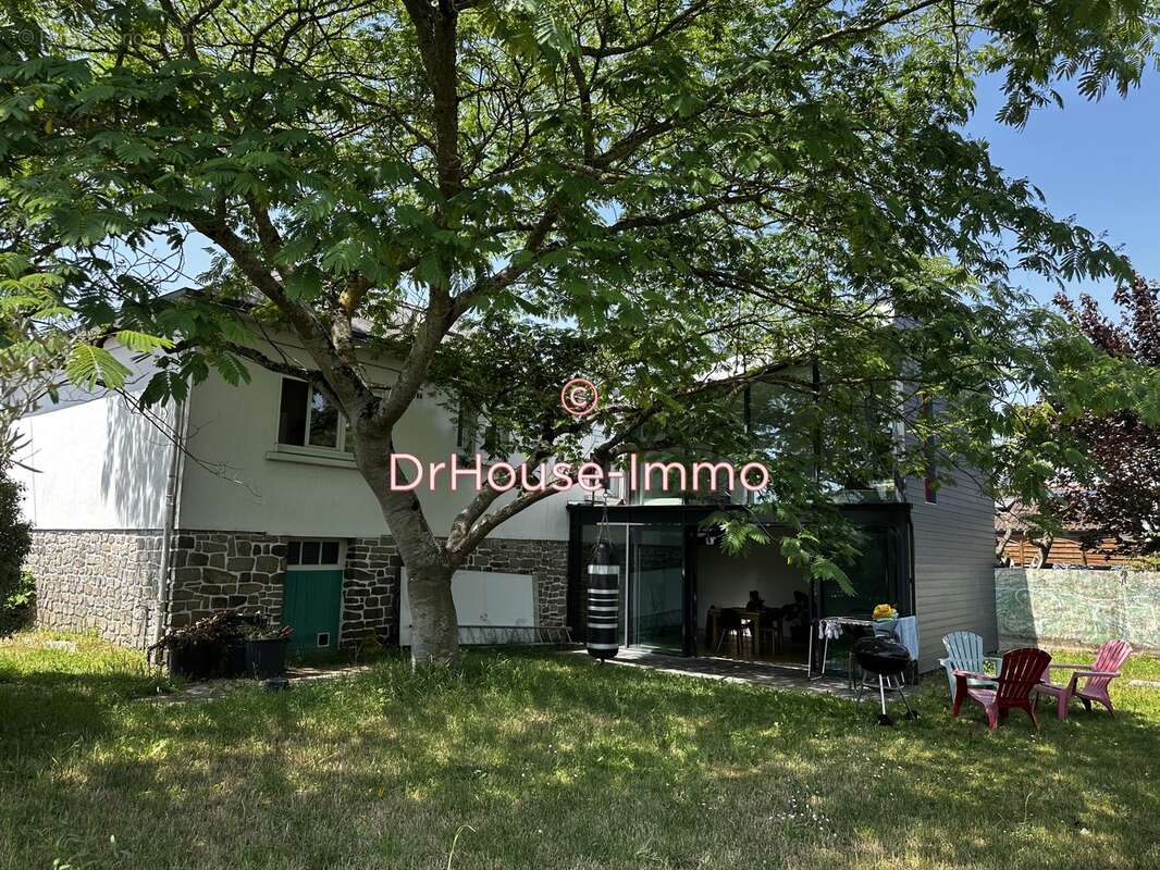 Maison à SAINTE-LUCE-SUR-LOIRE