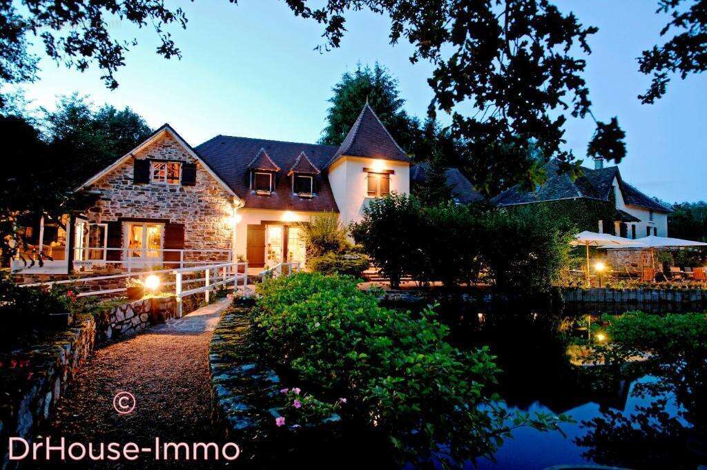 Maison à SAINT-YRIEIX-LA-PERCHE