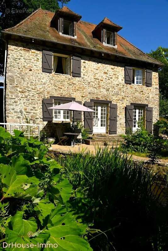 Maison à SAINT-YRIEIX-LA-PERCHE