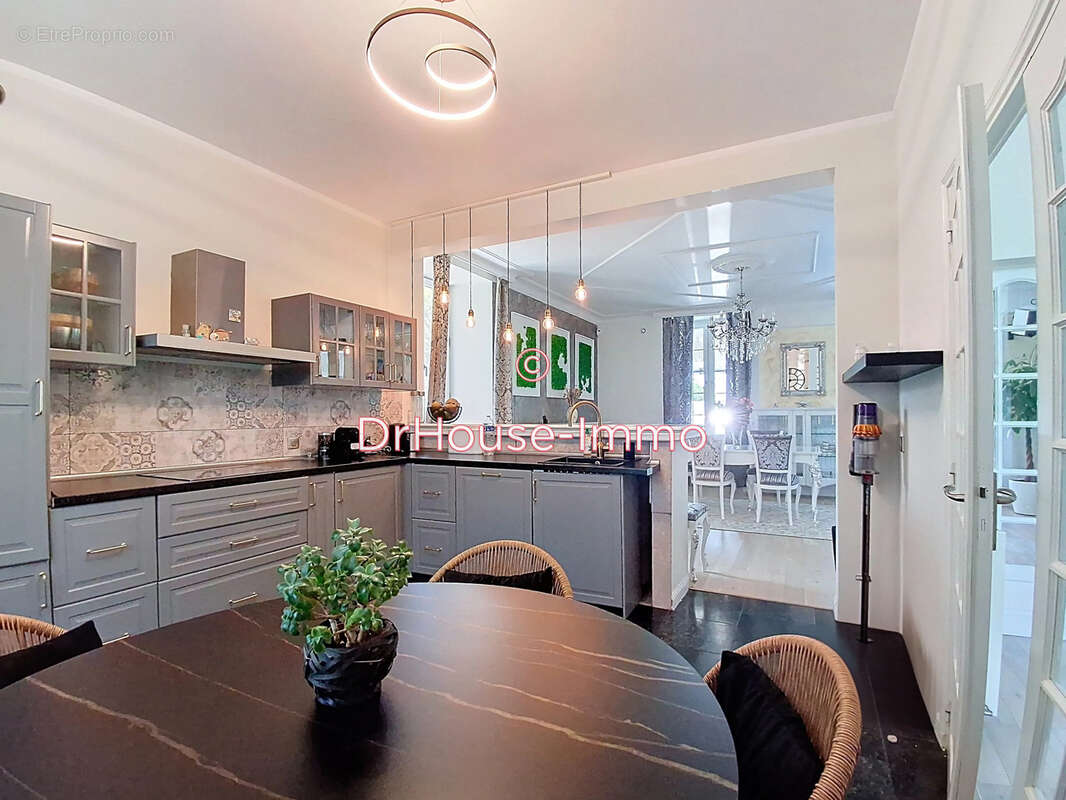 Maison à SAINT-HILAIRE-DU-HARCOUET