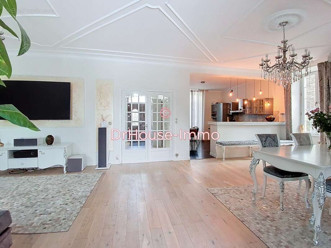 Maison à SAINT-HILAIRE-DU-HARCOUET