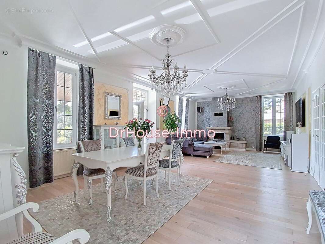 Maison à SAINT-HILAIRE-DU-HARCOUET