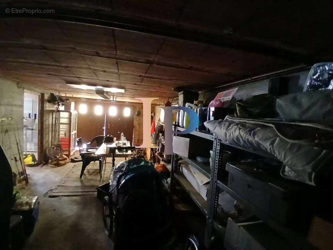 Maison à POUILLY-SOUS-CHARLIEU