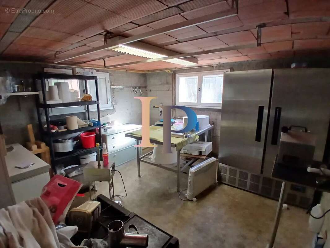 Maison à POUILLY-SOUS-CHARLIEU