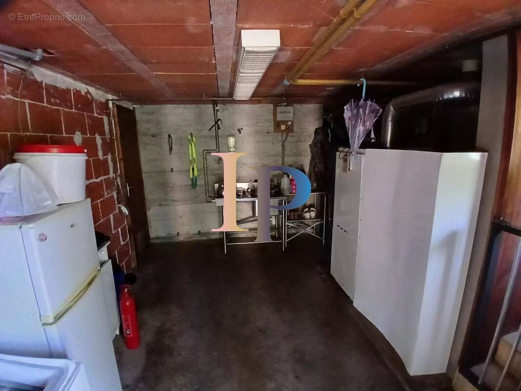 Maison à POUILLY-SOUS-CHARLIEU