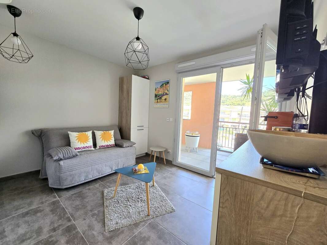 Appartement à BORMES-LES-MIMOSAS
