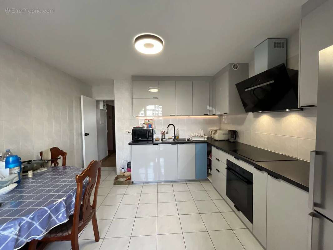 Appartement à PARIS-19E