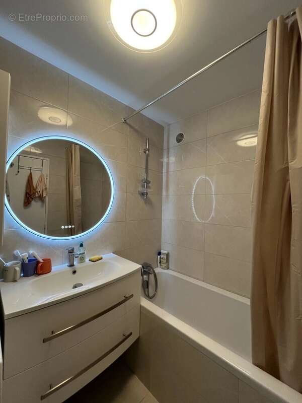 Appartement à PARIS-19E