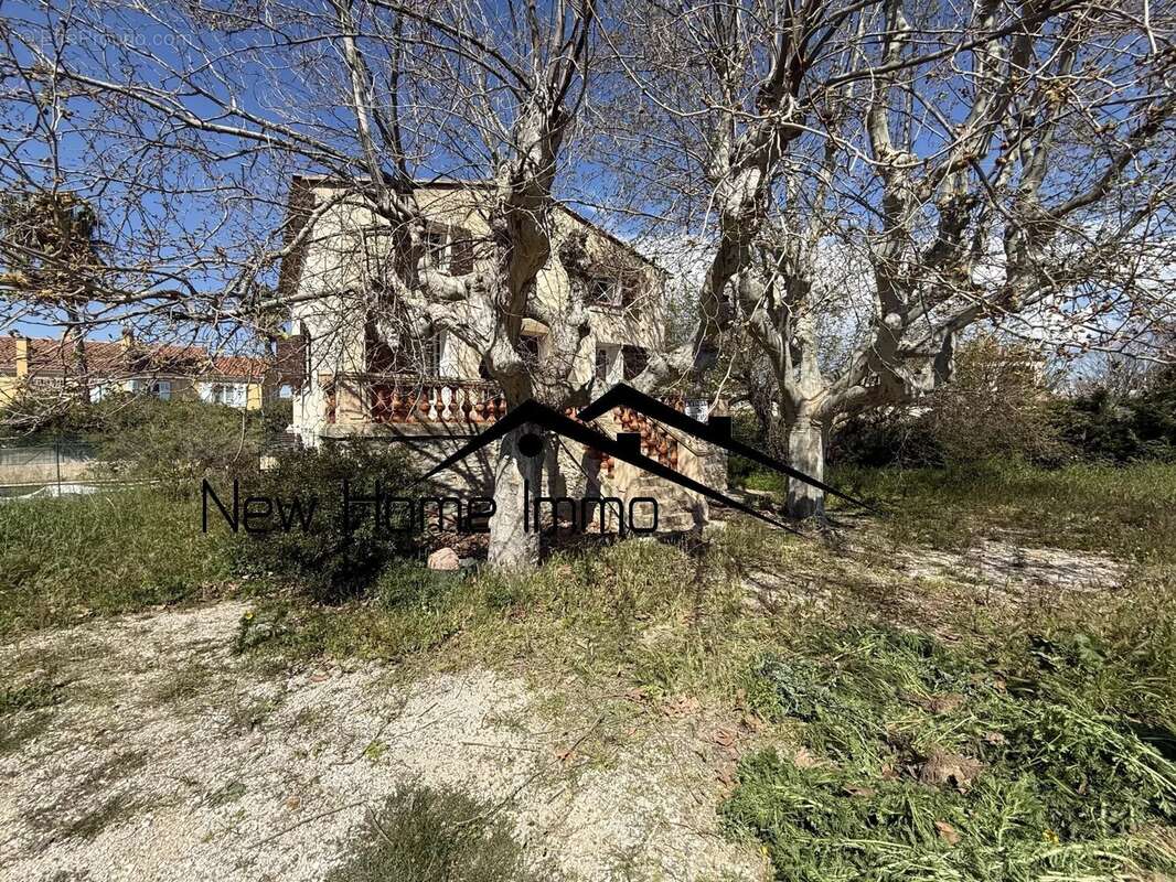 Maison à SAINT-CYR-SUR-MER