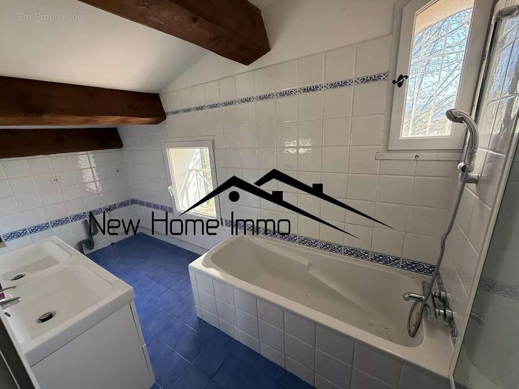 Maison à SAINT-CYR-SUR-MER