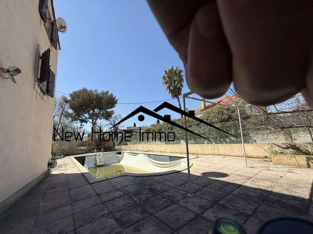 Maison à SAINT-CYR-SUR-MER