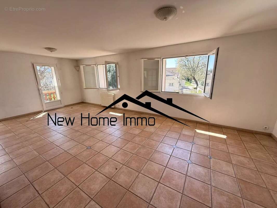 Maison à SAINT-CYR-SUR-MER