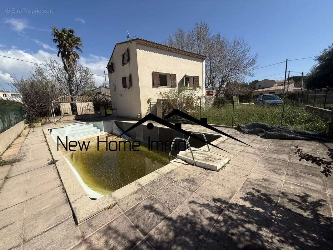 Maison à SAINT-CYR-SUR-MER