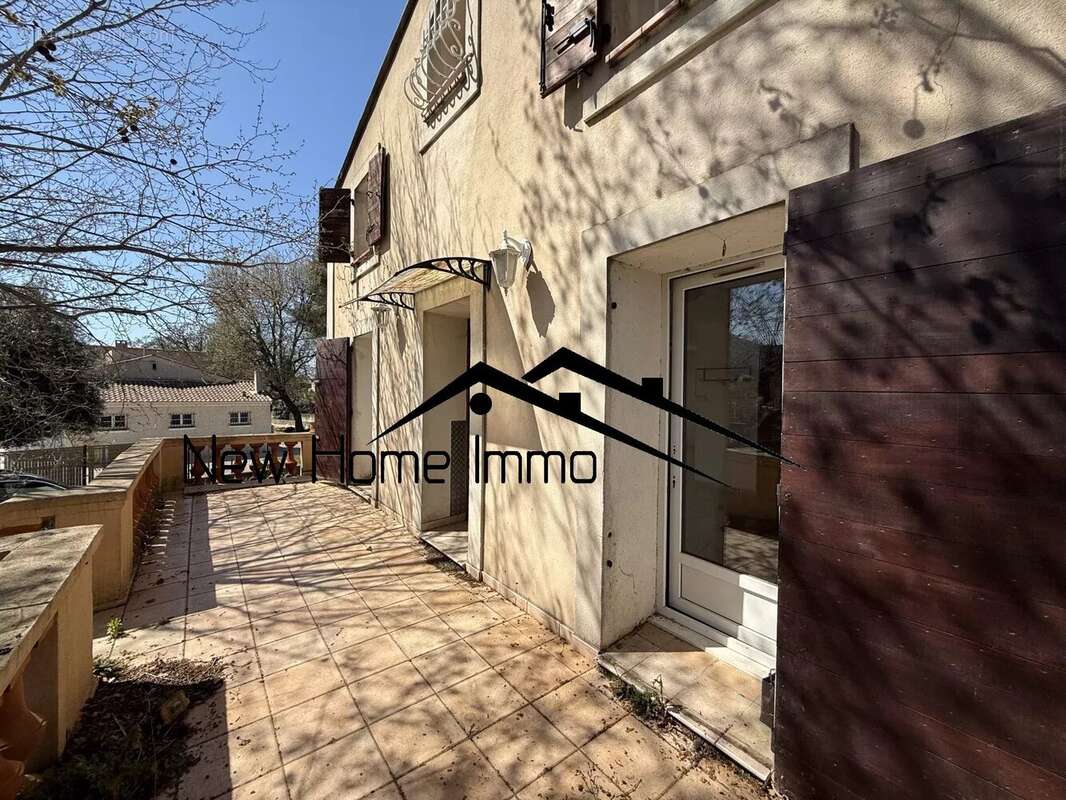 Maison à SAINT-CYR-SUR-MER