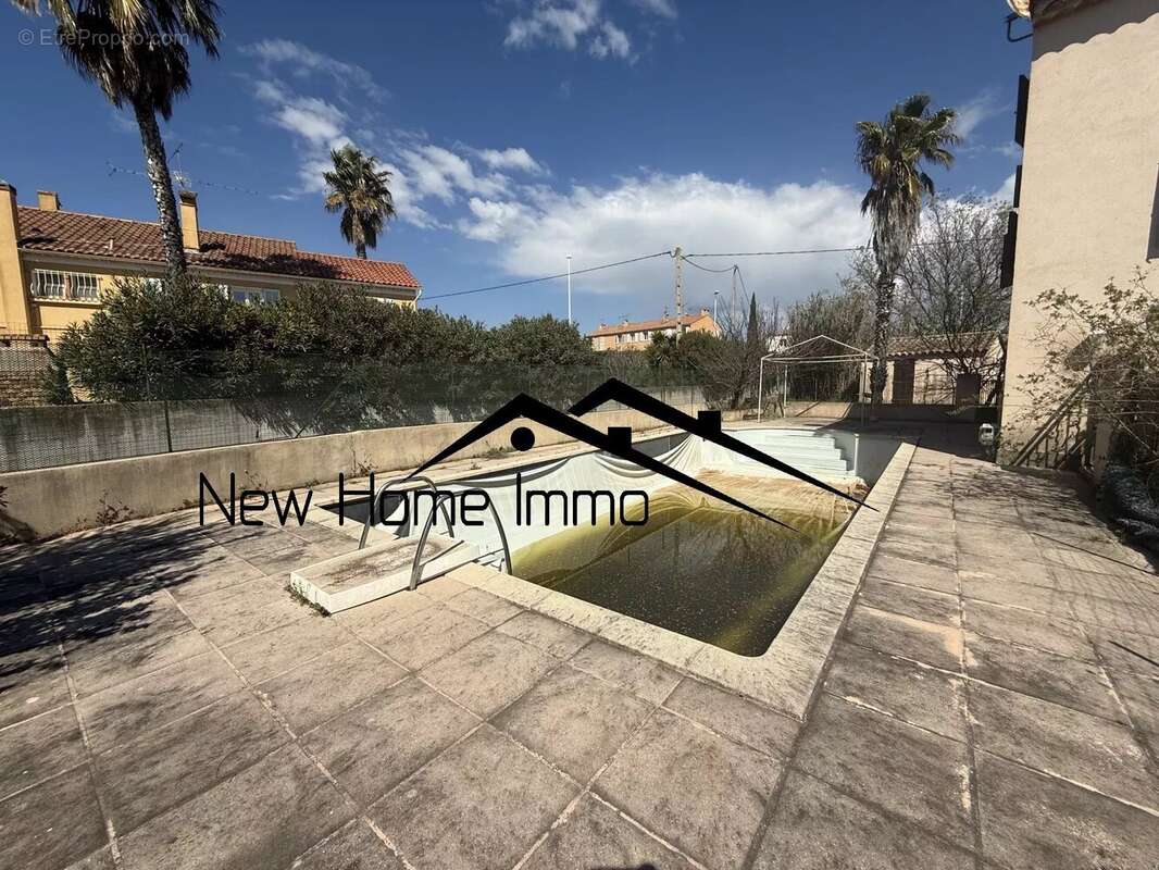 Maison à SAINT-CYR-SUR-MER