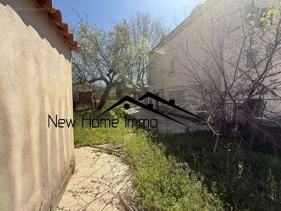 Maison à SAINT-CYR-SUR-MER