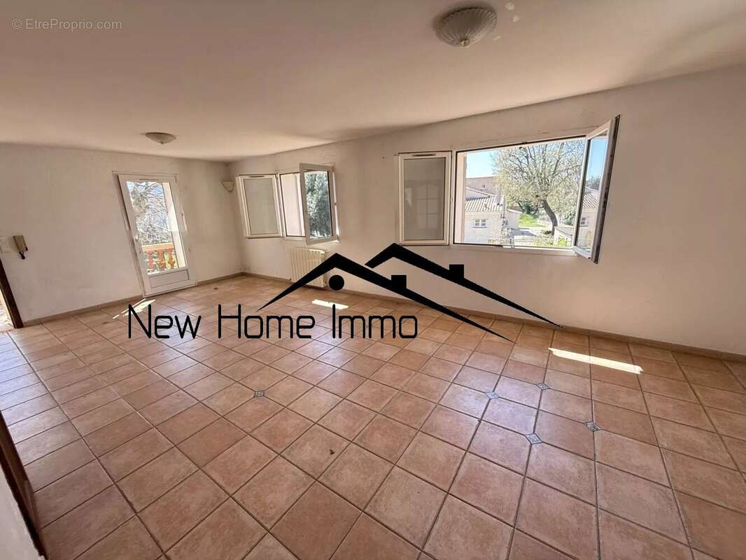 Maison à SAINT-CYR-SUR-MER