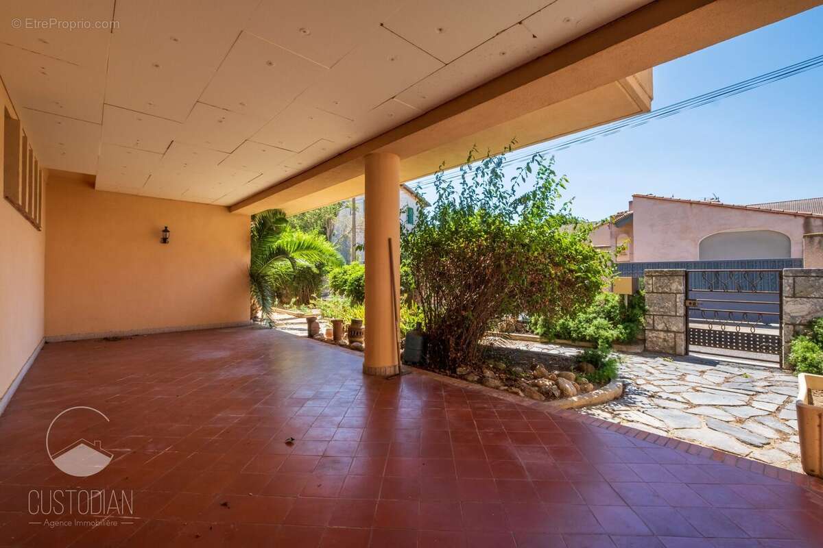 Maison à VILLELONGUE-DE-LA-SALANQUE