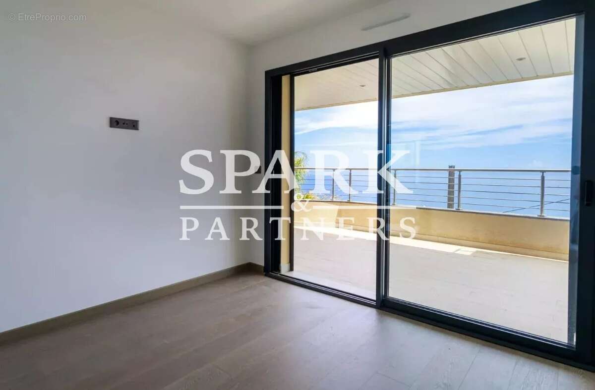 Appartement à ROQUEBRUNE-CAP-MARTIN