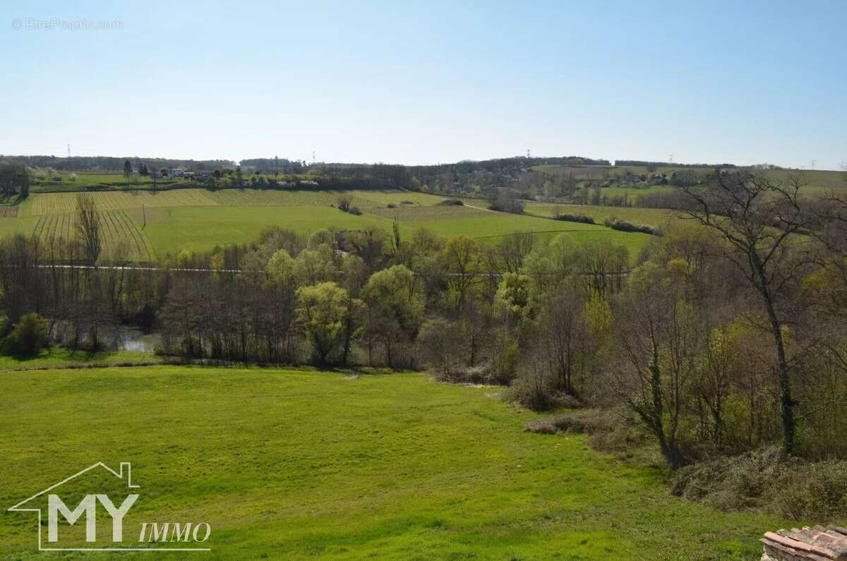 Maison à LES LEVES-ET-THOUMEYRAGUES