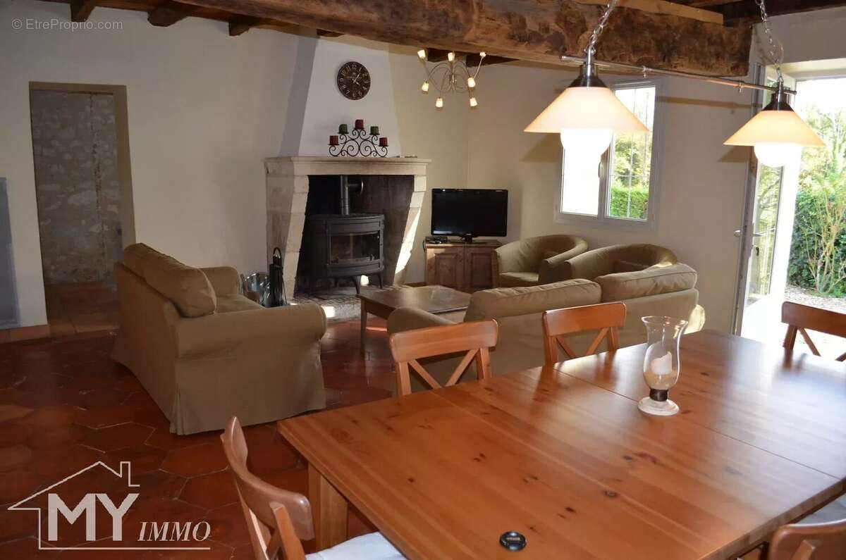 Maison à LES LEVES-ET-THOUMEYRAGUES