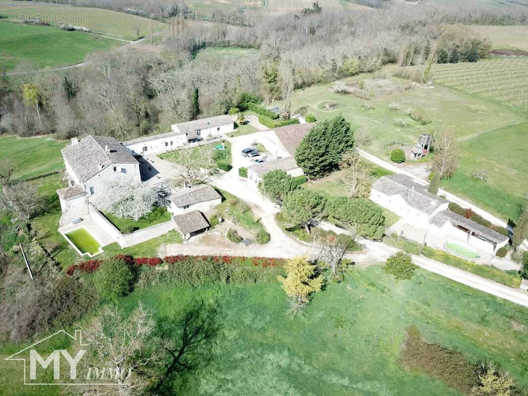 Maison à LES LEVES-ET-THOUMEYRAGUES