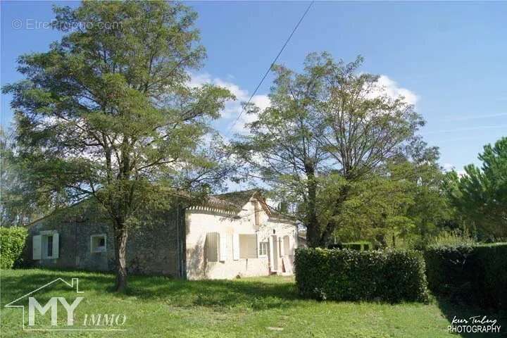 Maison à LES LEVES-ET-THOUMEYRAGUES