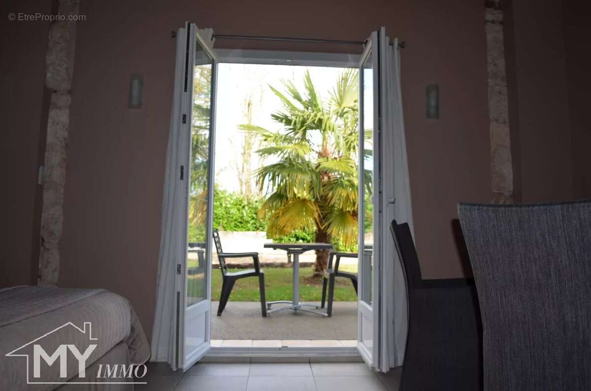 Maison à LES LEVES-ET-THOUMEYRAGUES