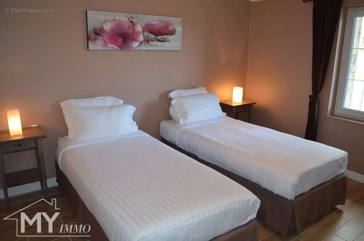 Maison à LES LEVES-ET-THOUMEYRAGUES