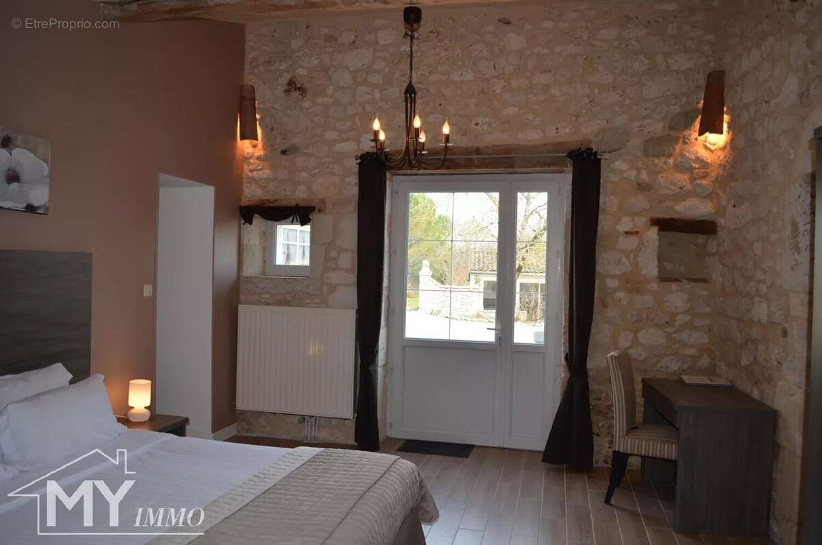 Maison à LES LEVES-ET-THOUMEYRAGUES