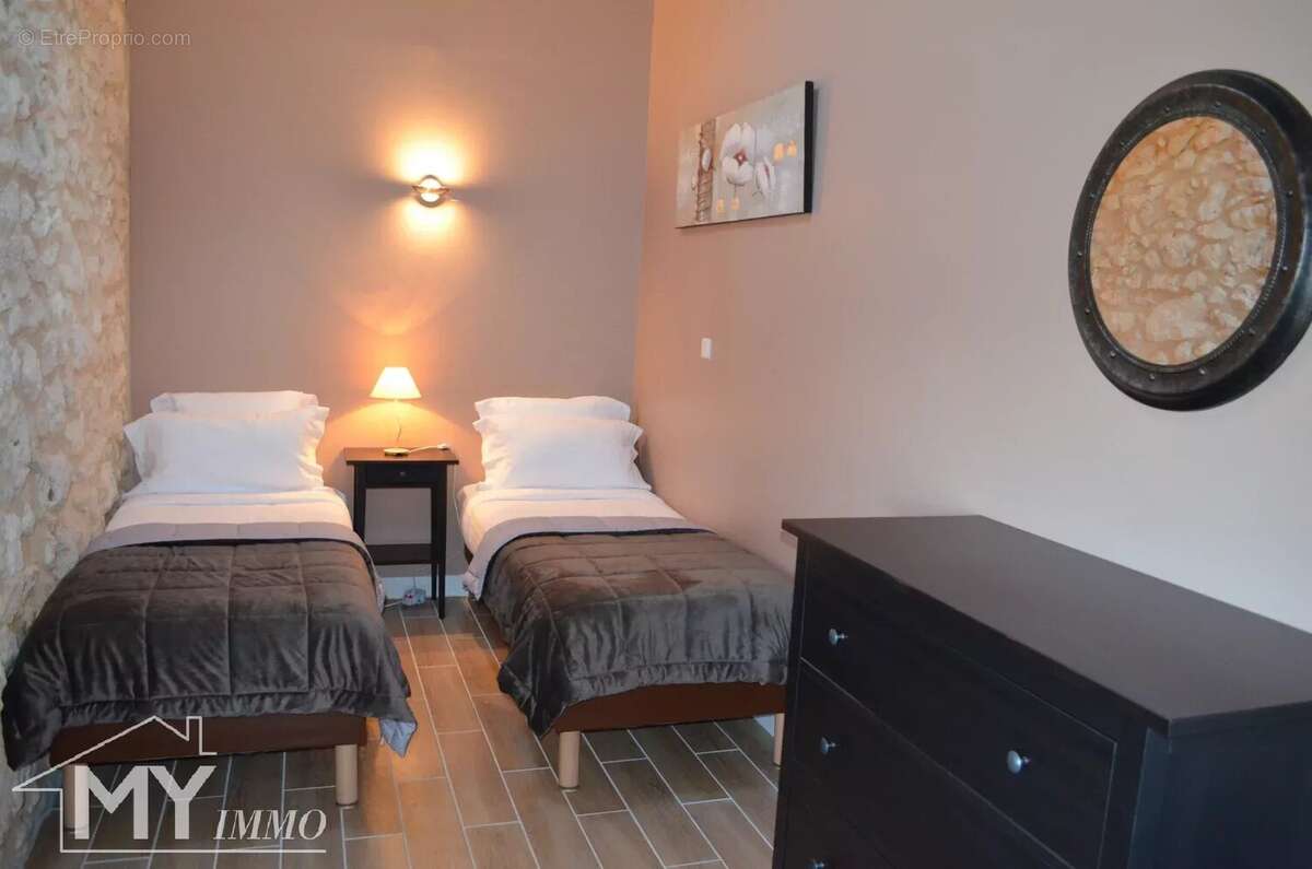 Maison à LES LEVES-ET-THOUMEYRAGUES