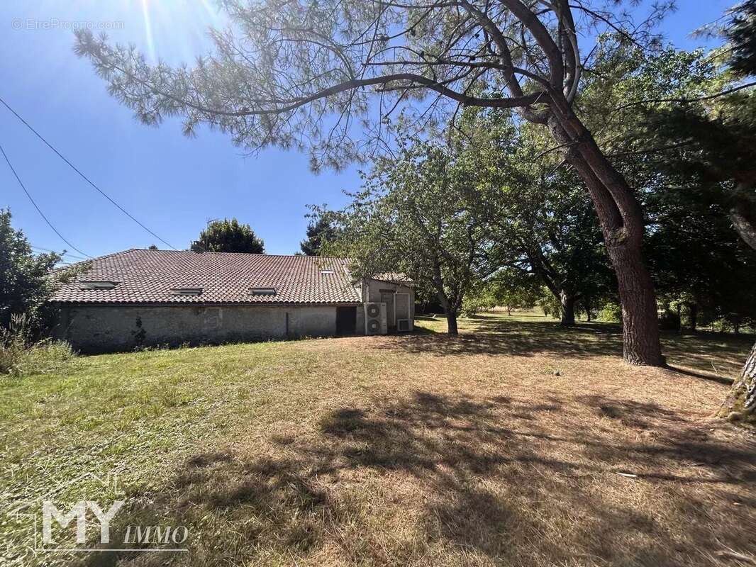 Maison à FOUGUEYROLLES