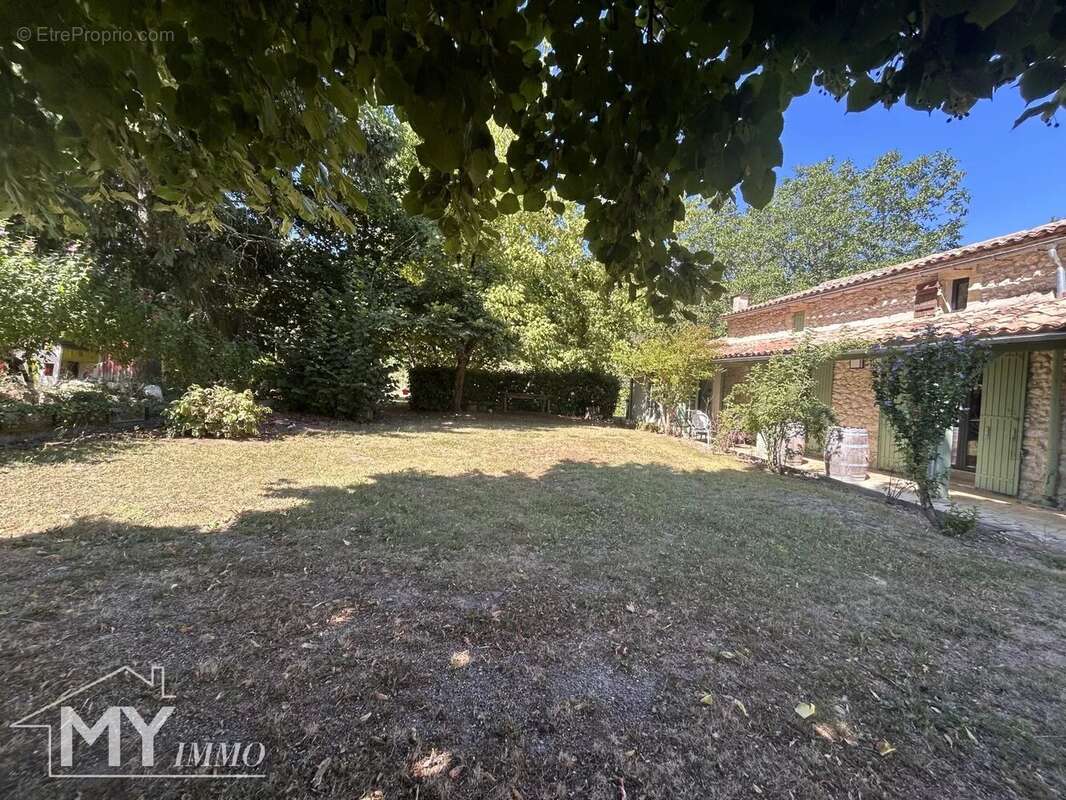 Maison à FOUGUEYROLLES