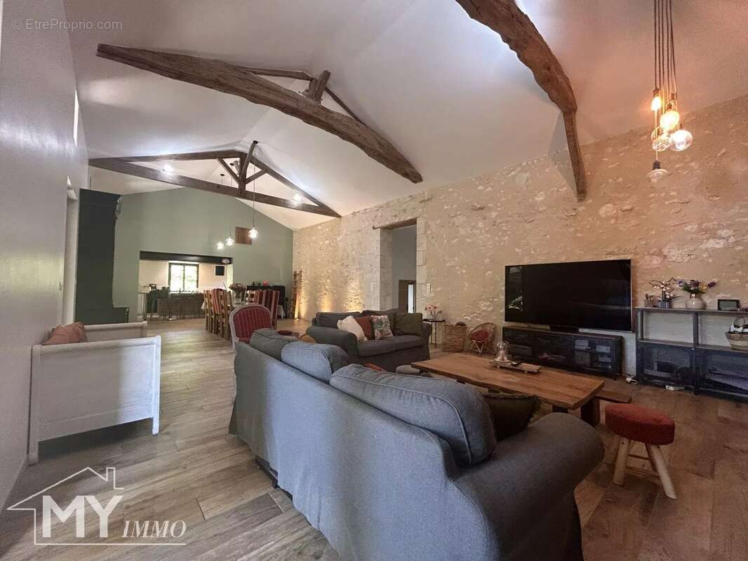 Maison à FOUGUEYROLLES