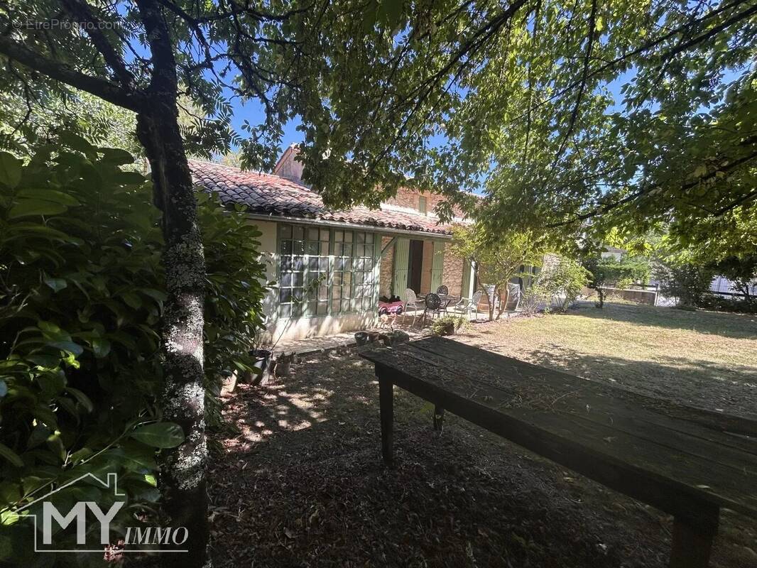 Maison à FOUGUEYROLLES