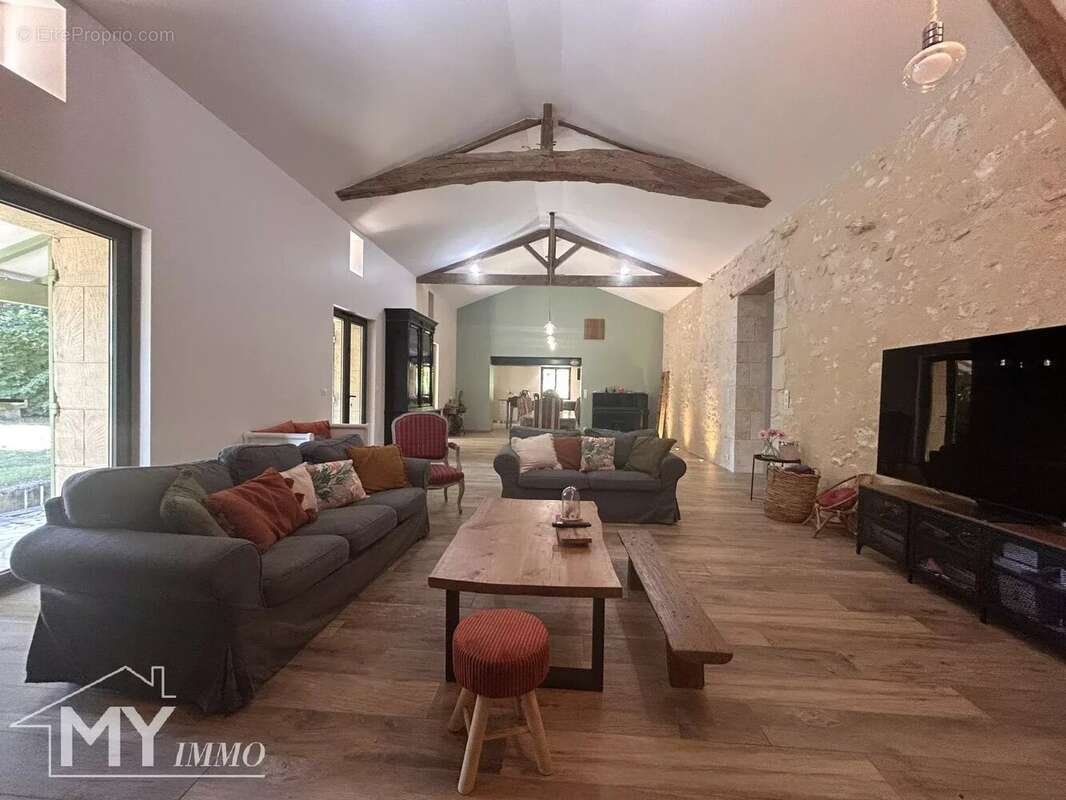 Maison à FOUGUEYROLLES