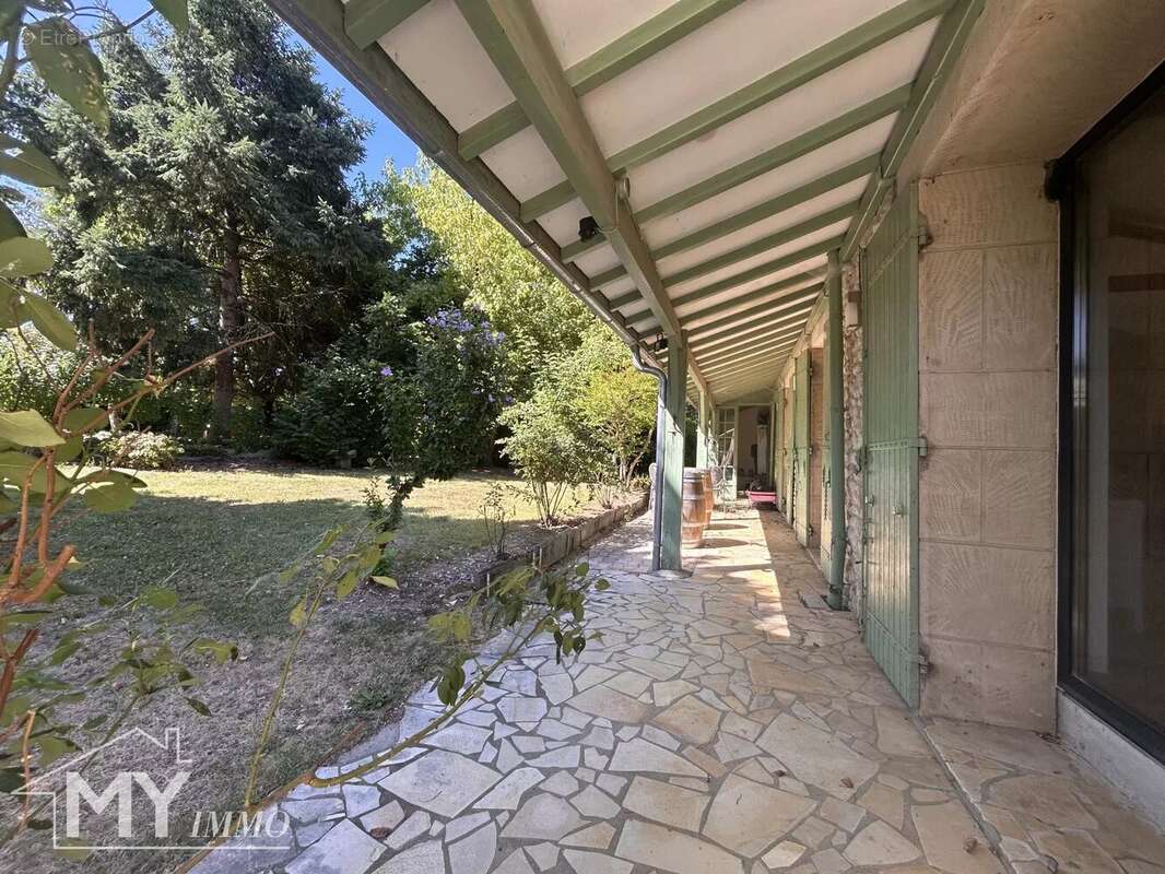 Maison à FOUGUEYROLLES