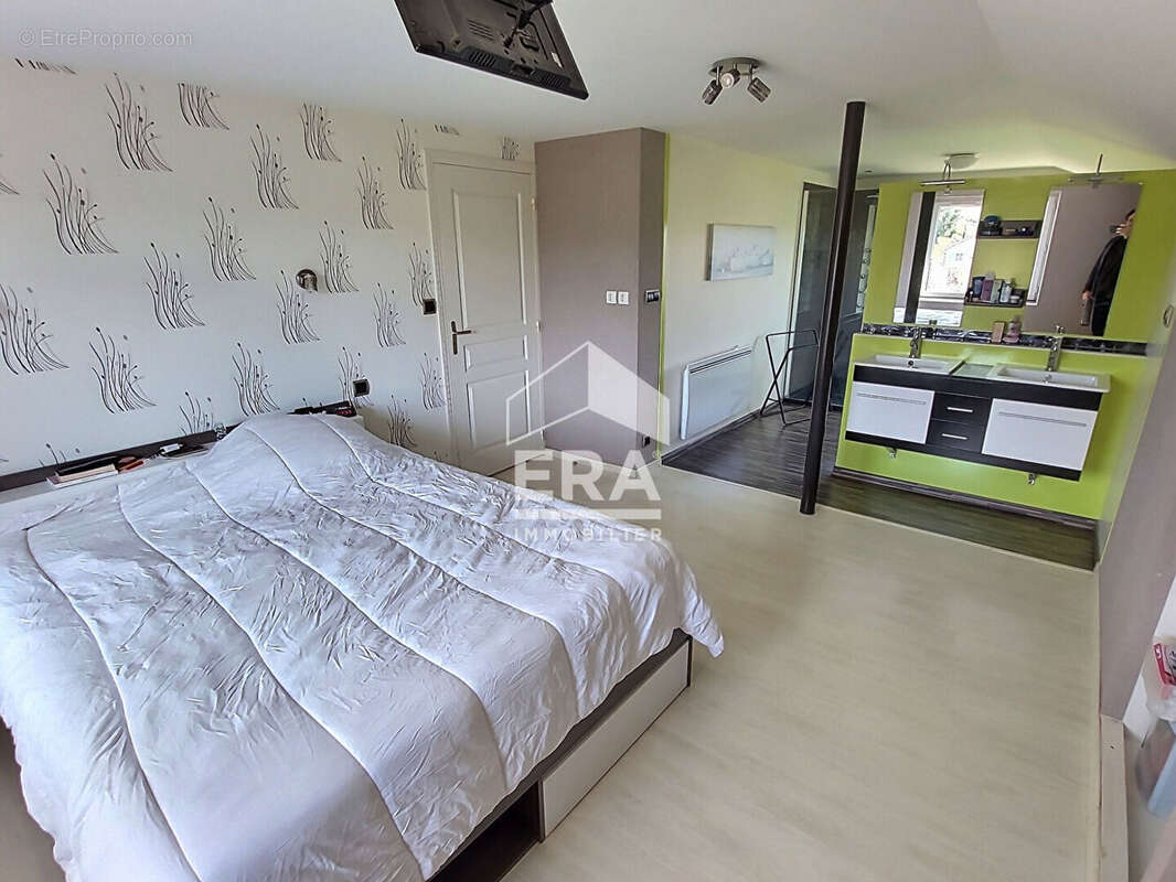 Maison à BAGNAC-SUR-CELE