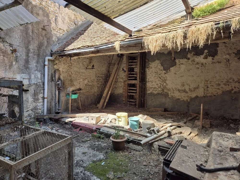 Maison à BEAUNE-LA-ROLANDE