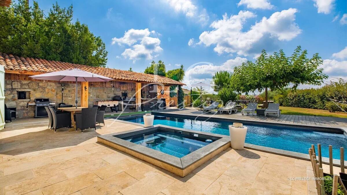 Maison à MONTAUROUX