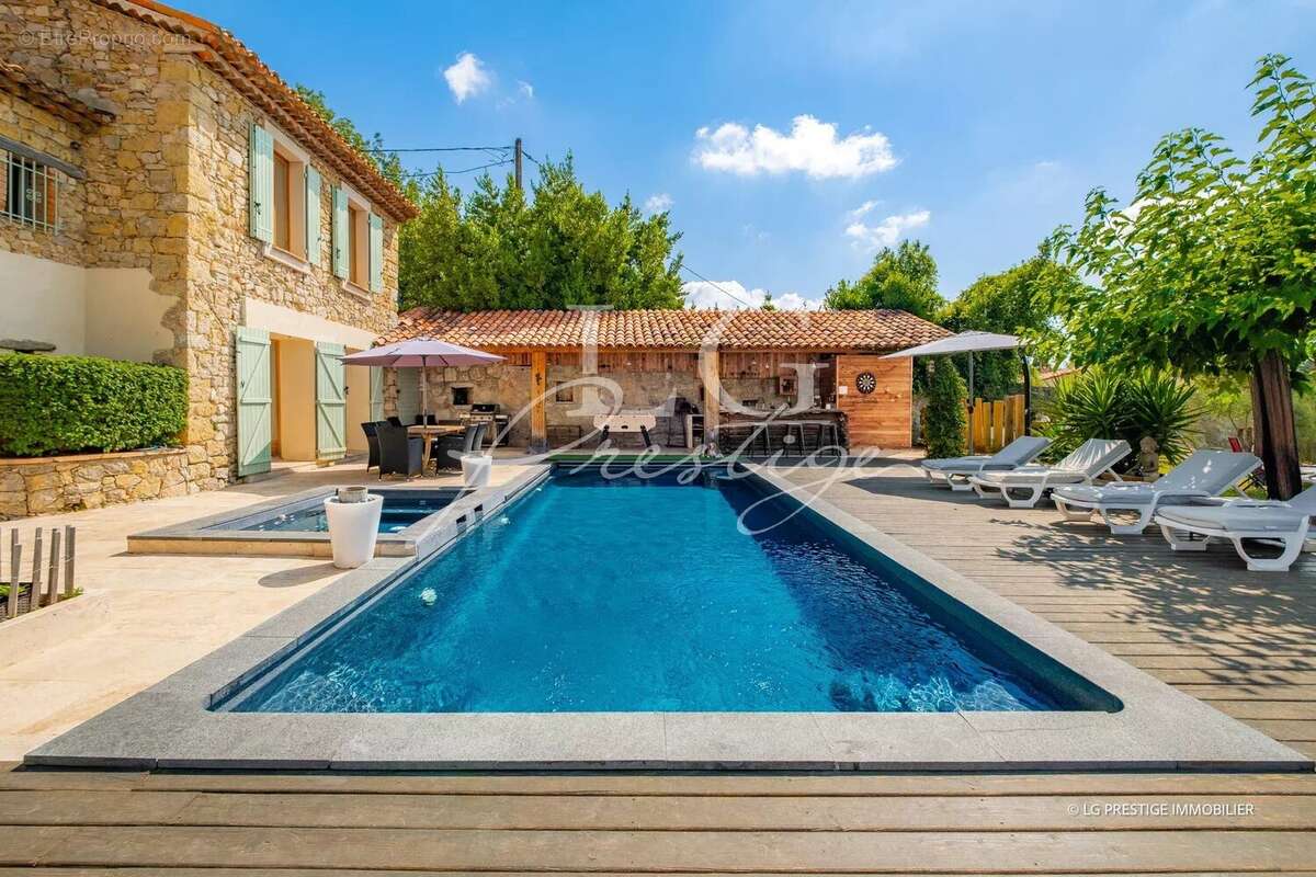 Maison à MONTAUROUX