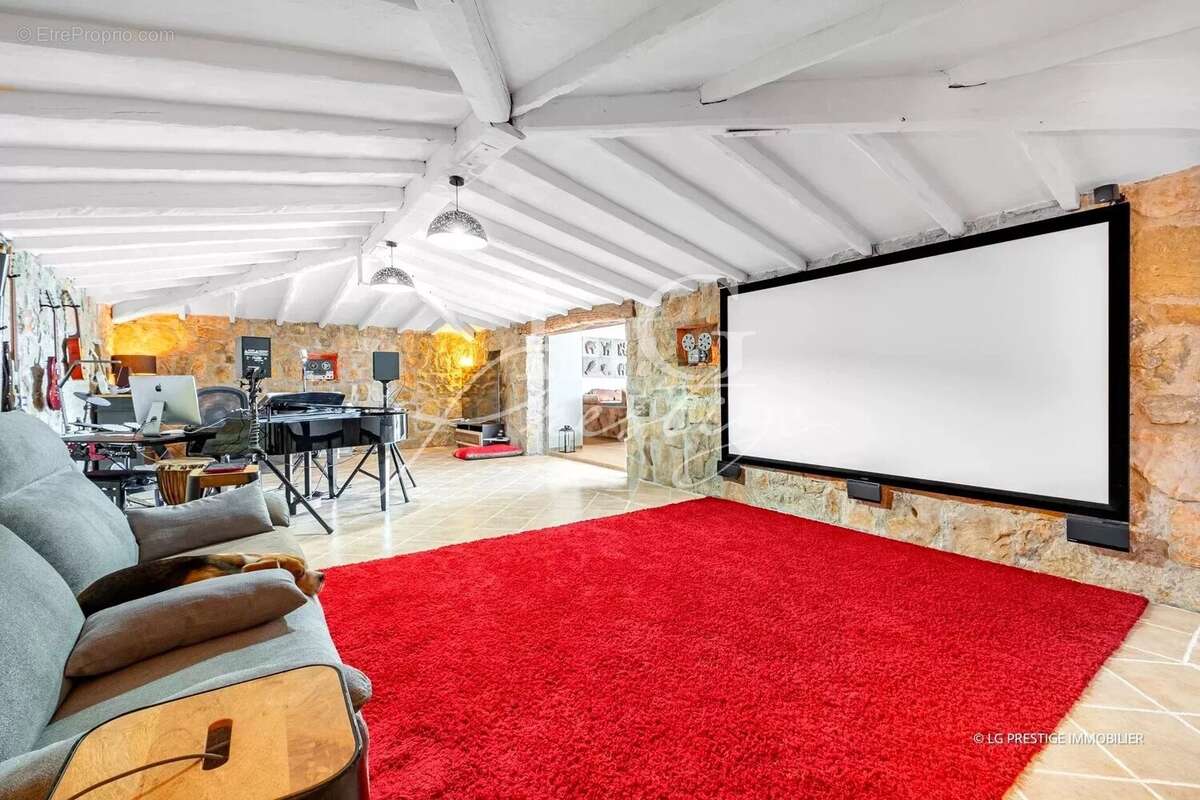 Maison à MONTAUROUX