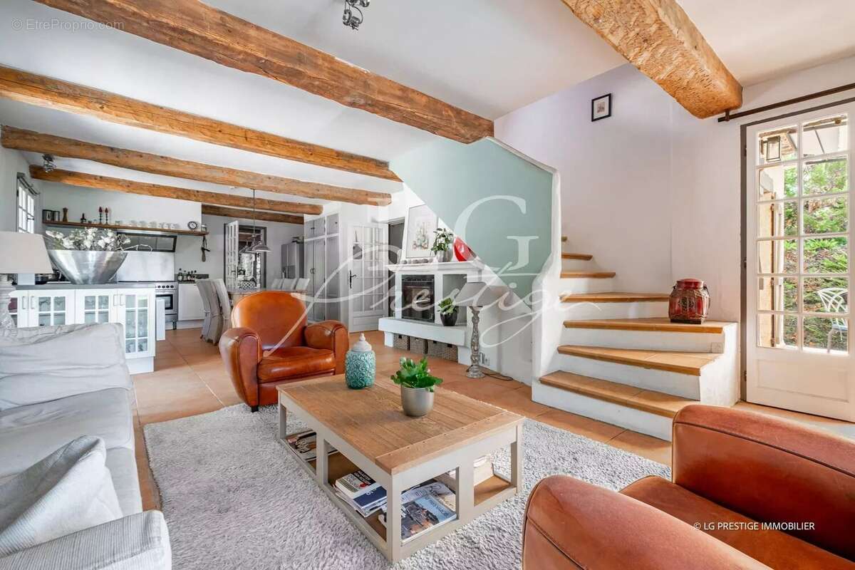 Maison à MONTAUROUX