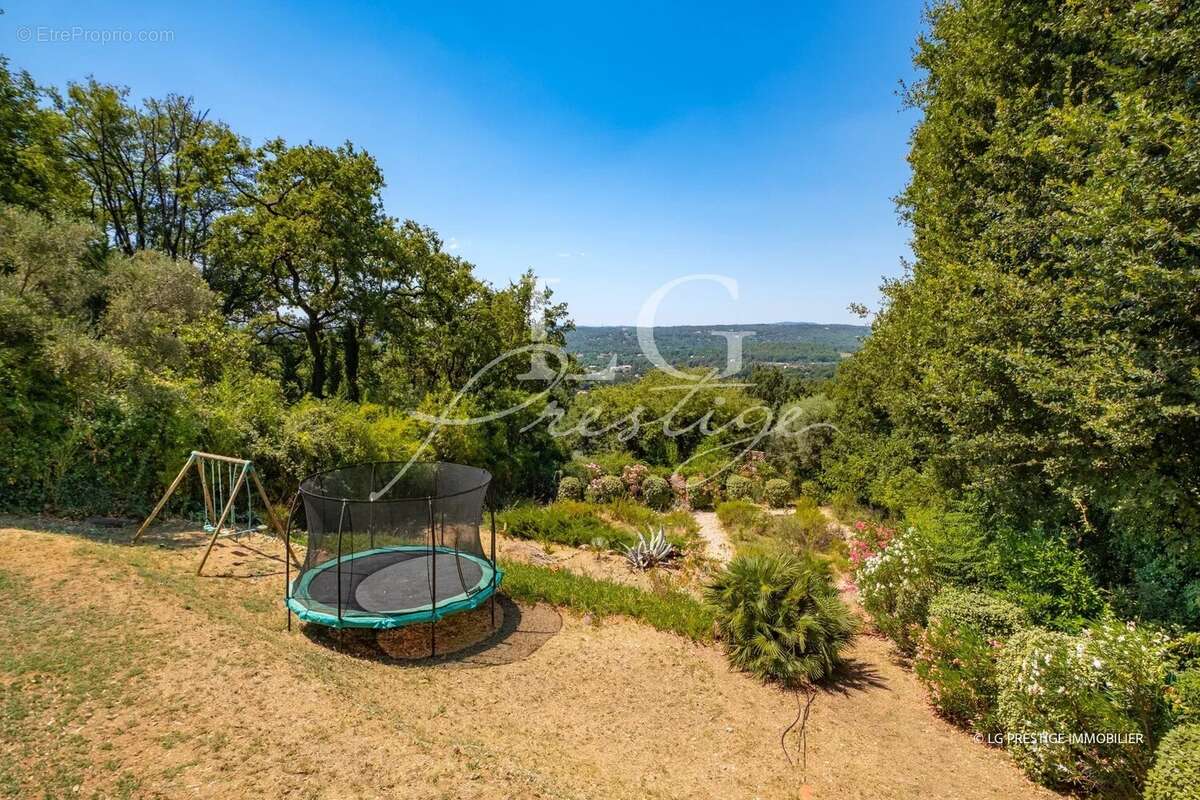 Maison à MONTAUROUX