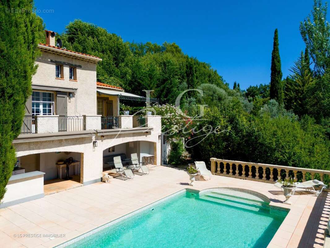 Maison à MONTAUROUX