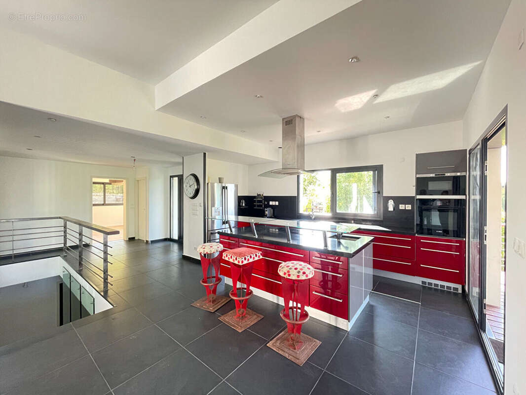 Maison à VERRIERES-LE-BUISSON